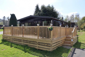 HEDDFAN, Luxury 3 bedroom timber lodge, Caer Beris Holiday Park, Builth Wells